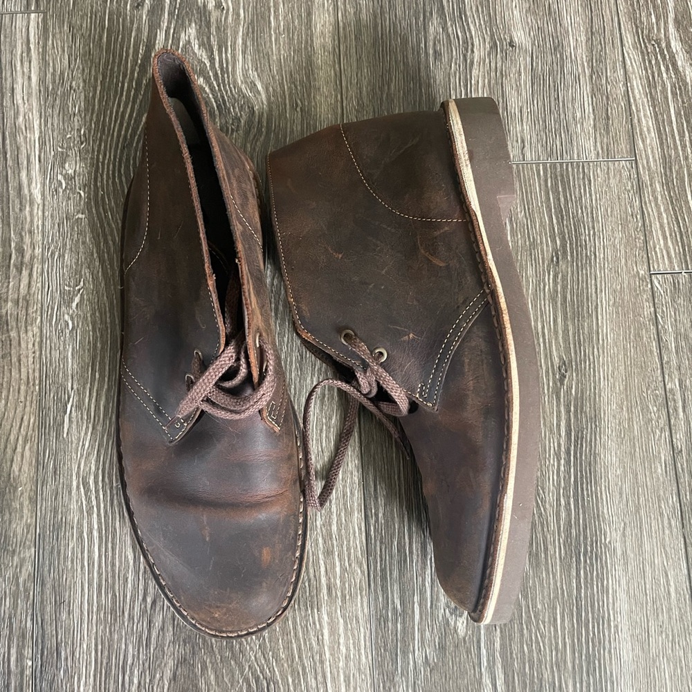Clarks Dark Brown Chukka Boots size 9